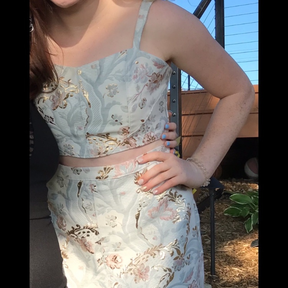 Formal Dress - Picture 6 of 7